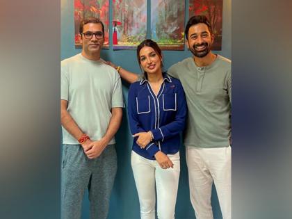 Kanika Dhillon, Rannvijay Singha to star in a new show | Kanika Dhillon, Rannvijay Singha to star in a new show Kanika Dhillon, Rannvijay Singha to star in a new show | Kanika Dhillon, Rannvijay Singha to star in a new show