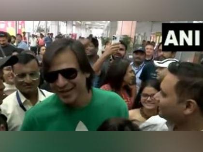 "We will win": Vivek Oberoi with son Vivaan arrives in Ahmedabad ahead of IND vs AUS World Cup final | "We will win": Vivek Oberoi with son Vivaan arrives in Ahmedabad ahead of IND vs AUS World Cup final "We will win": Vivek Oberoi with son Vivaan arrives in Ahmedabad ahead of IND vs AUS World Cup final | "We will win": Vivek Oberoi with son Vivaan arrives in Ahmedabad ahead of IND vs AUS World Cup final