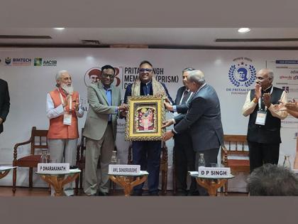 JGU Vice Chancellor Prof. (Dr.) C. Raj Kumar receives the inaugural Dr. Pritam Singh Transformational Leader Award 2023 | JGU Vice Chancellor Prof. (Dr.) C. Raj Kumar receives the inaugural Dr. Pritam Singh Transformational Leader Award 2023 JGU Vice Chancellor Prof. (Dr.) C. Raj Kumar receives the inaugural Dr. Pritam Singh Transformational Leader Award 2023 | JGU Vice Chancellor Prof. (Dr.) C. Raj Kumar receives the inaugural Dr. Pritam Singh Transformational Leader Award 2023