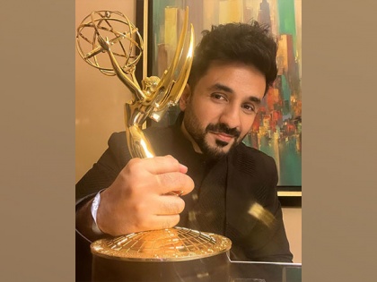 Vir Das poses with Emmy trophy, dedicates it to India, Indian comedy | Vir Das poses with Emmy trophy, dedicates it to India, Indian comedy
