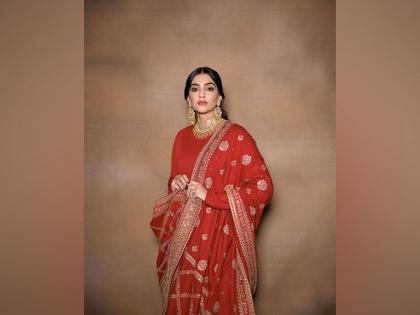 My mother exposed me to world of fashion: Sonam Kapoor | My mother exposed me to world of fashion: Sonam Kapoor