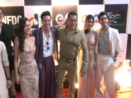 Salman Khan poses with 'Farrey' cast at IFFI 2023 | Salman Khan poses with 'Farrey' cast at IFFI 2023