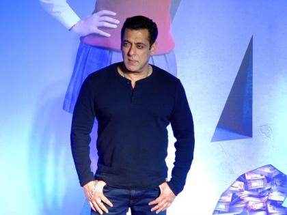 Salman Khan looks dapper in black as he attends 'Farrey' premiere in Mumbai | Salman Khan looks dapper in black as he attends 'Farrey' premiere in Mumbai Salman Khan looks dapper in black as he attends 'Farrey' premiere in Mumbai | Salman Khan looks dapper in black as he attends 'Farrey' premiere in Mumbai