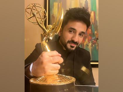 Vir Das shares his 'real moments with long captions' from Emmy Awards | Vir Das shares his 'real moments with long captions' from Emmy Awards