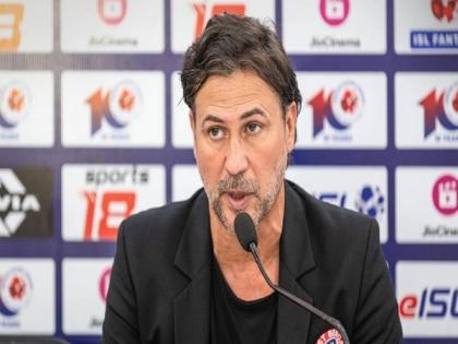"We have to improve in some competitive aspects," says East Bengal head coach Carles Cuadrat | "We have to improve in some competitive aspects," says East Bengal head coach Carles Cuadrat