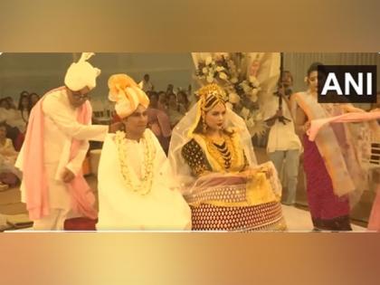 Randeep Hooda, Lin Laishram tie the knot in traditional Meitei wedding ceremony in Manipur | Randeep Hooda, Lin Laishram tie the knot in traditional Meitei wedding ceremony in Manipur Randeep Hooda, Lin Laishram tie the knot in traditional Meitei wedding ceremony in Manipur | Randeep Hooda, Lin Laishram tie the knot in traditional Meitei wedding ceremony in Manipur