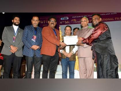 Maharashtra Governor, Ramesh Bais Presented Best Director Award to Sudheer Attavar for his Film Mrityorma at 6th MWFIFF | Maharashtra Governor, Ramesh Bais Presented Best Director Award to Sudheer Attavar for his Film Mrityorma at 6th MWFIFF Maharashtra Governor, Ramesh Bais Presented Best Director Award to Sudheer Attavar for his Film Mrityorma at 6th MWFIFF | Maharashtra Governor, Ramesh Bais Presented Best Director Award to Sudheer Attavar for his Film Mrityorma at 6th MWFIFF