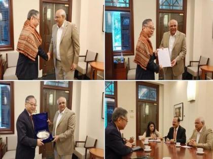 Bhupendra Patel invites Singapore's industry minister for Vibrant Gujarat Summit | Bhupendra Patel invites Singapore's industry minister for Vibrant Gujarat Summit Bhupendra Patel invites Singapore's industry minister for Vibrant Gujarat Summit | Bhupendra Patel invites Singapore's industry minister for Vibrant Gujarat Summit