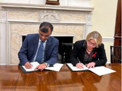 RBI, Bank of England sign MoU on exchange of information related to Clearing Corporation of India | RBI, Bank of England sign MoU on exchange of information related to Clearing Corporation of India RBI, Bank of England sign MoU on exchange of information related to Clearing Corporation of India | RBI, Bank of England sign MoU on exchange of information related to Clearing Corporation of India