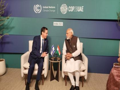 PM Modi meets Israeli President Isaac Herzog on sidelines of COP28 in Dubai | PM Modi meets Israeli President Isaac Herzog on sidelines of COP28 in Dubai