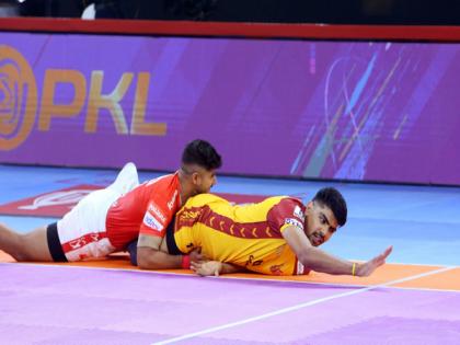 Sonu scores super 10 as Gujarat Giants triumph in PKL season 10 opener | Sonu scores super 10 as Gujarat Giants triumph in PKL season 10 opener Sonu scores super 10 as Gujarat Giants triumph in PKL season 10 opener | Sonu scores super 10 as Gujarat Giants triumph in PKL season 10 opener