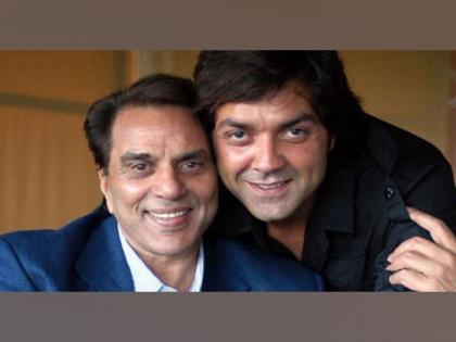 Dharmendra lauds Bobby Deol's performance in 'Animal' | Dharmendra lauds Bobby Deol's performance in 'Animal' Dharmendra lauds Bobby Deol's performance in 'Animal' | Dharmendra lauds Bobby Deol's performance in 'Animal'