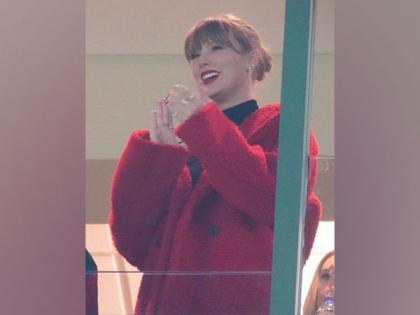 Taylor Swift cheers for Travis Kelce at Packers-Chiefs Game | Taylor Swift cheers for Travis Kelce at Packers-Chiefs Game