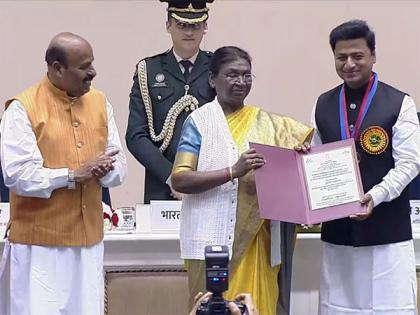 Narayan Seva Sansthan's President Prashant Agrawal Honored with the National Award for 'Best Personality- Empowerment of Differently-abled' by President | Narayan Seva Sansthan's President Prashant Agrawal Honored with the National Award for 'Best Personality- Empowerment of Differently-abled' by President Narayan Seva Sansthan's President Prashant Agrawal Honored with the National Award for 'Best Personality- Empowerment of Differently-abled' by President | Narayan Seva Sansthan's President Prashant Agrawal Honored with the National Award for 'Best Personality- Empowerment of Differently-abled' by President
