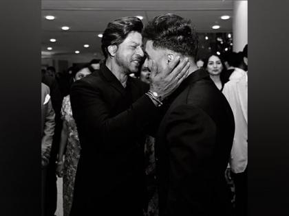 "Met the King": Vir Das shares picture with Shah Rukh Khan from 'The Archies' premiere | "Met the King": Vir Das shares picture with Shah Rukh Khan from 'The Archies' premiere