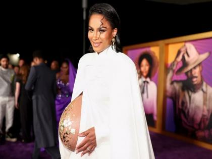 Ciara decorates bare baby bump with Gold leaves at 'The Color Purple' premiere | Ciara decorates bare baby bump with Gold leaves at 'The Color Purple' premiere Ciara decorates bare baby bump with Gold leaves at 'The Color Purple' premiere | Ciara decorates bare baby bump with Gold leaves at 'The Color Purple' premiere