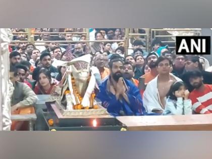 Actor Arpit Ranka offers prayers at Mahakaleshwar temple in Ujjain | Actor Arpit Ranka offers prayers at Mahakaleshwar temple in Ujjain Actor Arpit Ranka offers prayers at Mahakaleshwar temple in Ujjain | Actor Arpit Ranka offers prayers at Mahakaleshwar temple in Ujjain