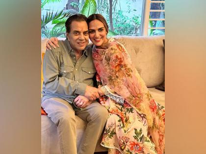 Esha Deol pens adorable birthday wish for her "darling papa" Dharmendra | Esha Deol pens adorable birthday wish for her "darling papa" Dharmendra Esha Deol pens adorable birthday wish for her "darling papa" Dharmendra | Esha Deol pens adorable birthday wish for her "darling papa" Dharmendra