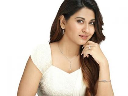 Platinum Evara unveils 'Becoming Me' - A Campaign Celebrating Personal Journeys | Platinum Evara unveils 'Becoming Me' - A Campaign Celebrating Personal Journeys Platinum Evara unveils 'Becoming Me' - A Campaign Celebrating Personal Journeys | Platinum Evara unveils 'Becoming Me' - A Campaign Celebrating Personal Journeys