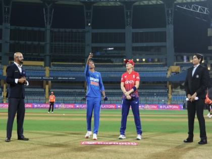 England Women win toss, opt to field first against India in 2nd T20I | England Women win toss, opt to field first against India in 2nd T20I