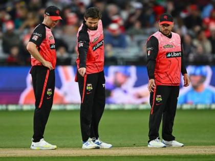 Melbourne Renegades BBL clash with Perth Scorchers abandoned due to dangerous pitch | Melbourne Renegades BBL clash with Perth Scorchers abandoned due to dangerous pitch