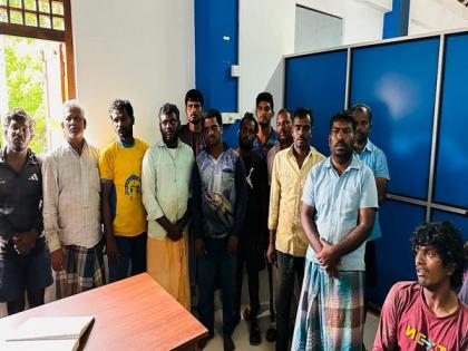 25 Indian fishermen from Tamil Nadu, Puducherry detained by Sri Lankan Navy | 25 Indian fishermen from Tamil Nadu, Puducherry detained by Sri Lankan Navy 25 Indian fishermen from Tamil Nadu, Puducherry detained by Sri Lankan Navy | 25 Indian fishermen from Tamil Nadu, Puducherry detained by Sri Lankan Navy