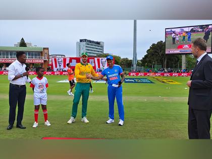 South Africa win toss, opt to bowl against India in 2nd T20I | South Africa win toss, opt to bowl against India in 2nd T20I