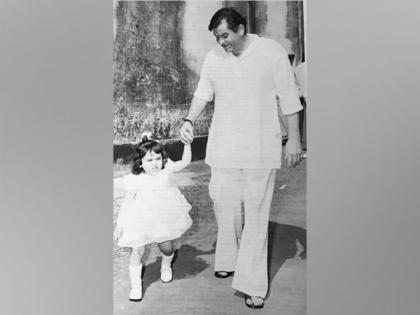 "One who led the way": Karisma remembers her "Dadaji" Raj Kapoor on his 99th birth anniversary | "One who led the way": Karisma remembers her "Dadaji" Raj Kapoor on his 99th birth anniversary "One who led the way": Karisma remembers her "Dadaji" Raj Kapoor on his 99th birth anniversary | "One who led the way": Karisma remembers her "Dadaji" Raj Kapoor on his 99th birth anniversary