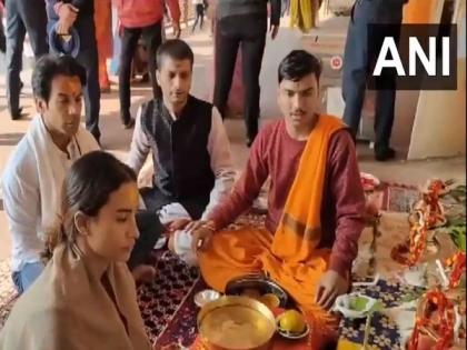 Ujjain: RajKummar offers prayers at Mahakal Temple with wife before 'Stree 2' shooting | Ujjain: RajKummar offers prayers at Mahakal Temple with wife before 'Stree 2' shooting