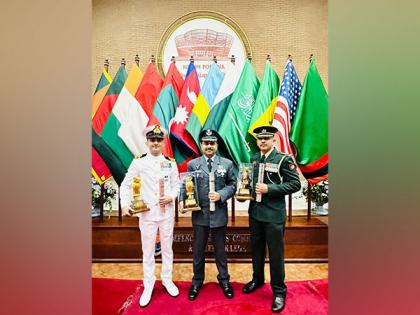 Indian Armed Forces officers awarded 'Golden Owl' for outstanding performance at DSCSC Sri Lanka | Indian Armed Forces officers awarded 'Golden Owl' for outstanding performance at DSCSC Sri Lanka Indian Armed Forces officers awarded 'Golden Owl' for outstanding performance at DSCSC Sri Lanka | Indian Armed Forces officers awarded 'Golden Owl' for outstanding performance at DSCSC Sri Lanka