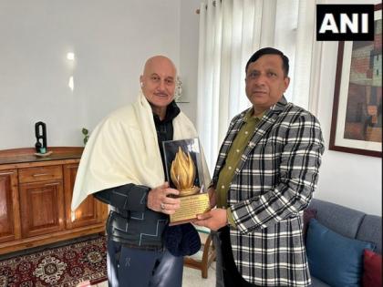 Uttarakhand Film Development Council Chief Banshidhar Tiwari meets Anupam Kher | Uttarakhand Film Development Council Chief Banshidhar Tiwari meets Anupam Kher Uttarakhand Film Development Council Chief Banshidhar Tiwari meets Anupam Kher | Uttarakhand Film Development Council Chief Banshidhar Tiwari meets Anupam Kher