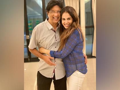 "No one could ever love me...": Genelia wishes her 'pops' Neil D'Souza on his birthday | "No one could ever love me...": Genelia wishes her 'pops' Neil D'Souza on his birthday "No one could ever love me...": Genelia wishes her 'pops' Neil D'Souza on his birthday | "No one could ever love me...": Genelia wishes her 'pops' Neil D'Souza on his birthday