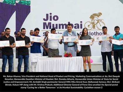 Deepak Kesarkar, Mumbai's Guardian Minister, Ramdas Athawale and Shrikant Shinde announce Thane-Mumbai cycling lane at Jio Mumbai Cyclothon | Deepak Kesarkar, Mumbai's Guardian Minister, Ramdas Athawale and Shrikant Shinde announce Thane-Mumbai cycling lane at Jio Mumbai Cyclothon Deepak Kesarkar, Mumbai's Guardian Minister, Ramdas Athawale and Shrikant Shinde announce Thane-Mumbai cycling lane at Jio Mumbai Cyclothon | Deepak Kesarkar, Mumbai's Guardian Minister, Ramdas Athawale and Shrikant Shinde announce Thane-Mumbai cycling lane at Jio Mumbai Cyclothon