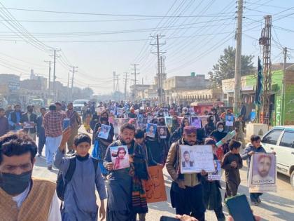 Pak authorities attempt to stop Baloch protesters from marching towards Islamabad | Pak authorities attempt to stop Baloch protesters from marching towards Islamabad Pak authorities attempt to stop Baloch protesters from marching towards Islamabad | Pak authorities attempt to stop Baloch protesters from marching towards Islamabad