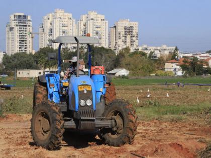 12,000 foreign workers have returned to Israel since war | 12,000 foreign workers have returned to Israel since war 12,000 foreign workers have returned to Israel since war | 12,000 foreign workers have returned to Israel since war