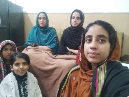 Islamabad police locks up women protesters in van: Baloch Yakjehti Committee | Islamabad police locks up women protesters in van: Baloch Yakjehti Committee
