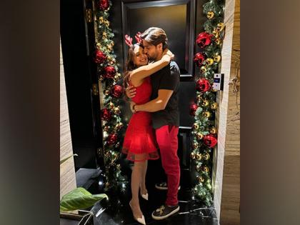 Kiara Advani shares picture of first Christmas celebration with Sidharth Malhotra | Kiara Advani shares picture of first Christmas celebration with Sidharth Malhotra Kiara Advani shares picture of first Christmas celebration with Sidharth Malhotra | Kiara Advani shares picture of first Christmas celebration with Sidharth Malhotra