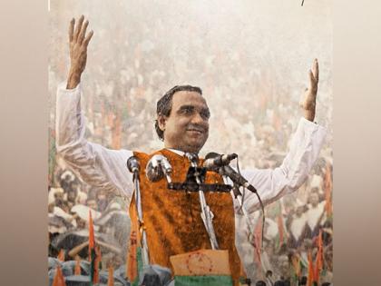 'Main Atal Hoon': Pankaj Tripathi drops first song 'Desh Phele' on 99th birth anniversary of former PM Atal Bihari Vajpayee | 'Main Atal Hoon': Pankaj Tripathi drops first song 'Desh Phele' on 99th birth anniversary of former PM Atal Bihari Vajpayee 'Main Atal Hoon': Pankaj Tripathi drops first song 'Desh Phele' on 99th birth anniversary of former PM Atal Bihari Vajpayee | 'Main Atal Hoon': Pankaj Tripathi drops first song 'Desh Phele' on 99th birth anniversary of former PM Atal Bihari Vajpayee