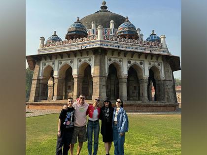 Dua Lipa seeks blessings at Bangla Sahib, visits Humayun Tomb in Delhi, see pics | Dua Lipa seeks blessings at Bangla Sahib, visits Humayun Tomb in Delhi, see pics