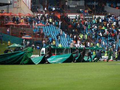 Rain interrupts 3rd session as Rahul takes India's score past 200 against South Africa in 1st Test (Day 1, Stumps) | Rain interrupts 3rd session as Rahul takes India's score past 200 against South Africa in 1st Test (Day 1, Stumps)
