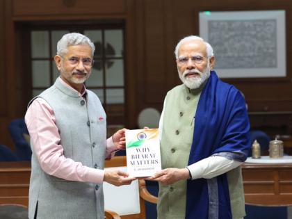 EAM Jaishankar presents first copy of his book 'Why Bharat Matters' to PM Modi | EAM Jaishankar presents first copy of his book 'Why Bharat Matters' to PM Modi EAM Jaishankar presents first copy of his book 'Why Bharat Matters' to PM Modi | EAM Jaishankar presents first copy of his book 'Why Bharat Matters' to PM Modi