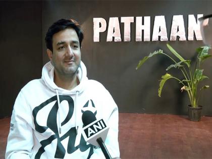 Siddharth Anand recalls "Boycott Bollywood" trend when SRK-starrer 'Pathaan' was released | Siddharth Anand recalls "Boycott Bollywood" trend when SRK-starrer 'Pathaan' was released Siddharth Anand recalls "Boycott Bollywood" trend when SRK-starrer 'Pathaan' was released | Siddharth Anand recalls "Boycott Bollywood" trend when SRK-starrer 'Pathaan' was released