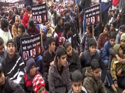 Young wrestlers hold protest against Bajrang, Sakshi, Vinesh in Delhi, accusing them of "ruining" wrestling | Young wrestlers hold protest against Bajrang, Sakshi, Vinesh in Delhi, accusing them of "ruining" wrestling