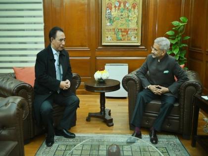 "Discussed how MEA and State Govt could collaborate more closely": Jaishankar meets Mizoram CM Lalduhoma | "Discussed how MEA and State Govt could collaborate more closely": Jaishankar meets Mizoram CM Lalduhoma "Discussed how MEA and State Govt could collaborate more closely": Jaishankar meets Mizoram CM Lalduhoma | "Discussed how MEA and State Govt could collaborate more closely": Jaishankar meets Mizoram CM Lalduhoma