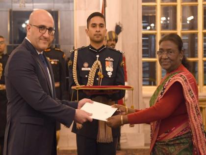 Envoys of five nations present credentials to President Droupadi Murmu | Envoys of five nations present credentials to President Droupadi Murmu Envoys of five nations present credentials to President Droupadi Murmu | Envoys of five nations present credentials to President Droupadi Murmu