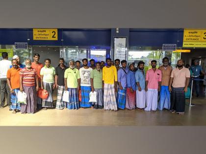 Chennai: 21 Indian fishermen detained by Sri Lanka repatriated | Chennai: 21 Indian fishermen detained by Sri Lanka repatriated Chennai: 21 Indian fishermen detained by Sri Lanka repatriated | Chennai: 21 Indian fishermen detained by Sri Lanka repatriated