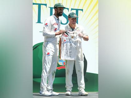 Shan Masood presents signed jersey to David Warner following Australian opener's farewell Test | Shan Masood presents signed jersey to David Warner following Australian opener's farewell Test