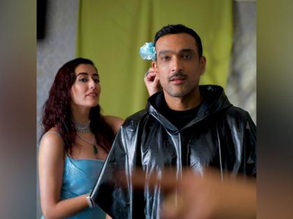 'Pasoori' fame Ali Sethi collaborates with Jonita Gandhi for song 'Love Like That' | 'Pasoori' fame Ali Sethi collaborates with Jonita Gandhi for song 'Love Like That'