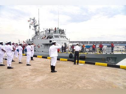 Indian warship INS Kabra docks in Colombo, moved aimed at boosting maritime cooperation | Indian warship INS Kabra docks in Colombo, moved aimed at boosting maritime cooperation Indian warship INS Kabra docks in Colombo, moved aimed at boosting maritime cooperation | Indian warship INS Kabra docks in Colombo, moved aimed at boosting maritime cooperation