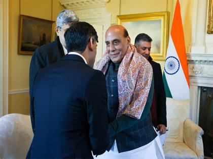 Rajnath Singh, UK PM Rishi Sunak discuss issues related to defence, economic cooperation | Rajnath Singh, UK PM Rishi Sunak discuss issues related to defence, economic cooperation Rajnath Singh, UK PM Rishi Sunak discuss issues related to defence, economic cooperation | Rajnath Singh, UK PM Rishi Sunak discuss issues related to defence, economic cooperation
